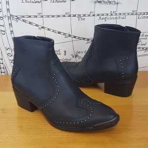 New 6 cowboy ankle booties black studded side zip
